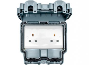 Outdoor 2 Gang 13 Amp Switched Socket – IP65 Weatherproof With Lockable Padlock Cover